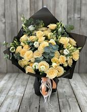 Букет цветов из:  Розы и Лизиантусы в Рощино