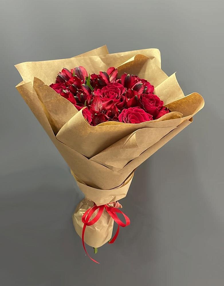 Букет цветов из: Альстромерии и Розы в Рощино