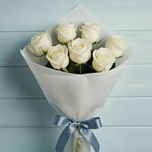 Букет 7 Белых роз Эдлесс Лав в Рощино