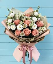 Букет цветов из:  Розы, Альстромерии и Лизиантусы в Рощино