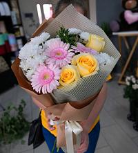 Букет цветов из:  Герберы, Розы и Хризантемы в Рощино
