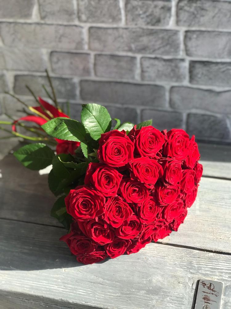 Букет Красные розы Фридом в Рощино