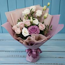Букет цветов из:  Розы и Лизиантусы в Рощино