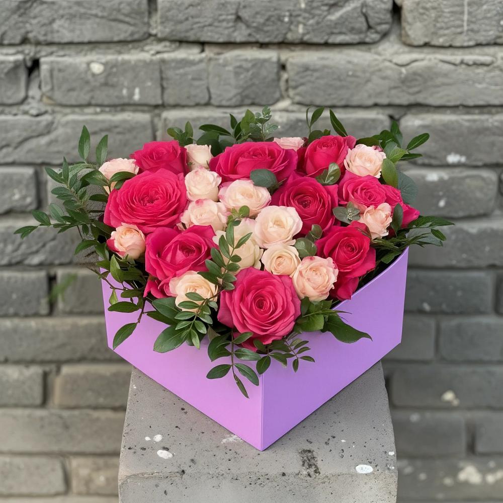 Цветочная композиция из Розы в коробке в Рощино