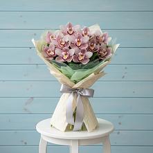 Букет цветов из:  Орхидеи и Розы в Рощино