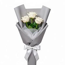 Букет 3 белые розы в Рощино