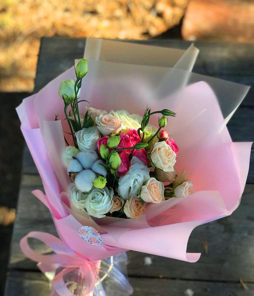 Букет цветов из: Розы и Лизиантусы в Рощино