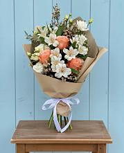 Букет цветов из:  Альстромерии, Лизиантусы, Розы и Хризантемы #REPLACE_PRED# Рощино