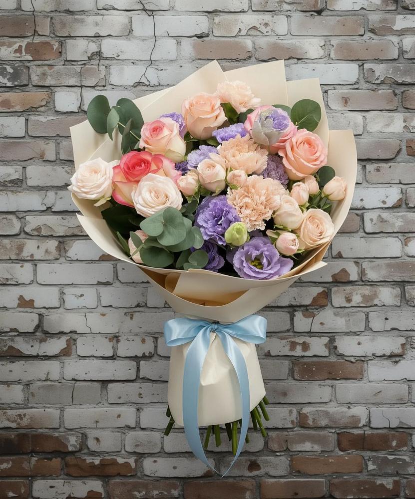 Букет цветов из: Розы, Лизиантусы и Гвоздики в Рощино