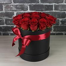 Цветочная композиция из Розы в шляпной коробке в Рощино