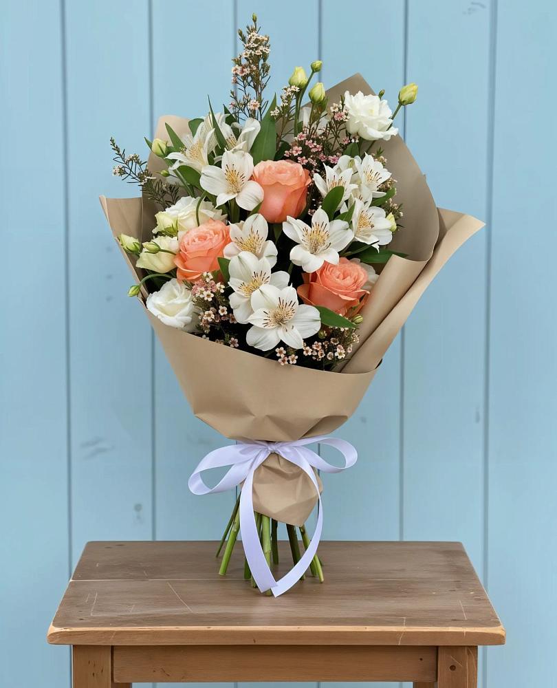 Букет цветов из: Альстромерии, Лизиантусы, Розы и Хризантемы в Рощино