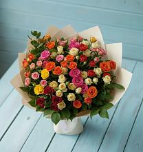 Букет Микс из разноцветных кустовых роз в Рощино