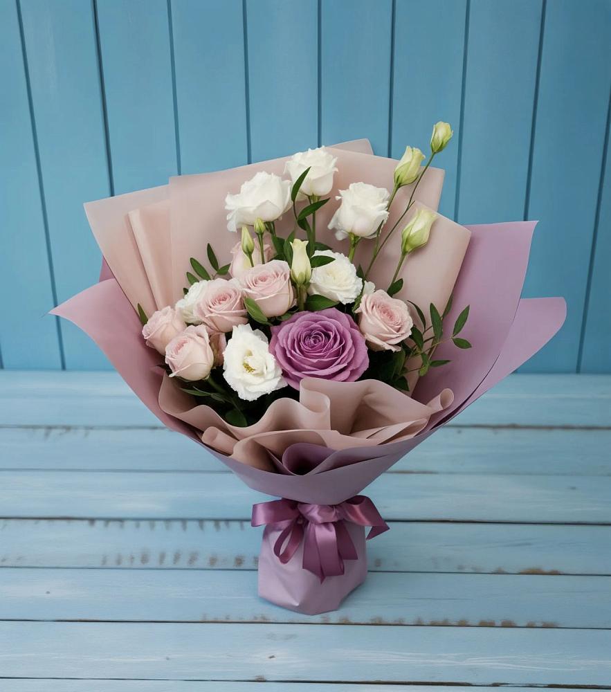 Букет цветов из: Розы и Лизиантусы в Рощино